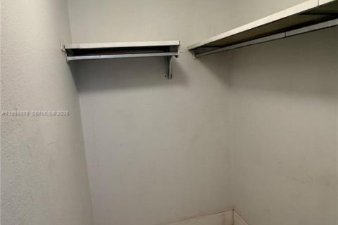 Appartement à louer à Miami, Floride: 2 chambres, 72.65 m2 № 2060932 - photo 11