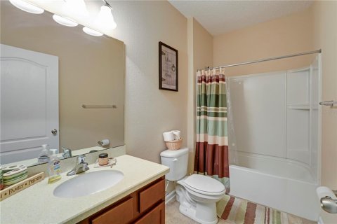 House in Green Cove Springs, Florida 5 bedrooms, 286.05 sq.m. № 2215943 - photo 23