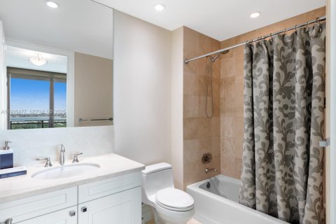 Copropriété à louer à Bal Harbour, Floride: 3 chambres, 288.46 m2 № 2037930 - photo 16