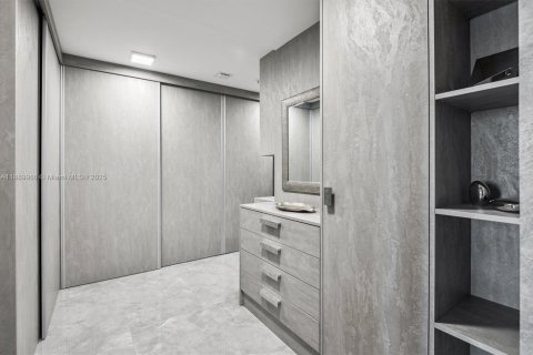 Condominio en venta en Sunny Isles Beach, Florida, 4 dormitorios, 360.18 m2 № 2034148 - foto 25