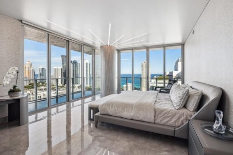 Condominio en venta en Sunny Isles Beach, Florida, 4 dormitorios, 360.18 m2 № 2034148 - foto 16
