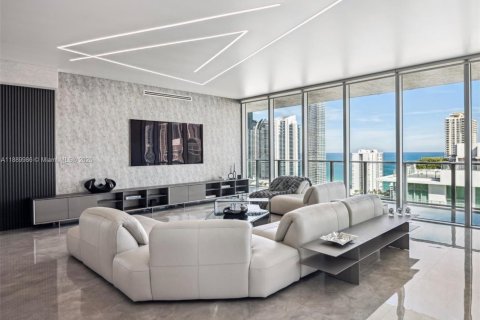 Condominio en Sunny Isles Beach, Florida, 4 dormitorios  № 2034148