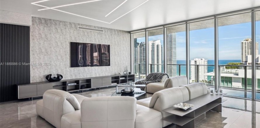 Condominio en Sunny Isles Beach, Florida, 4 dormitorios  № 2034148