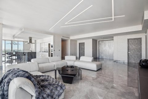 Condominio en venta en Sunny Isles Beach, Florida, 4 dormitorios, 360.18 m2 № 2034148 - foto 4
