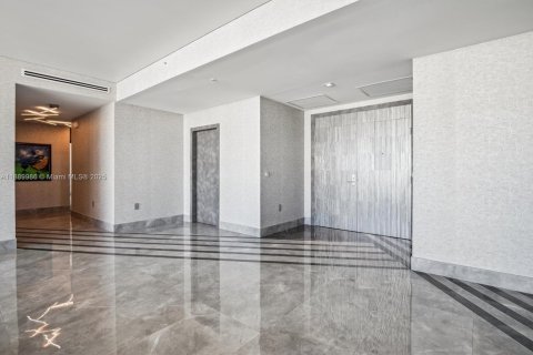 Condominio en venta en Sunny Isles Beach, Florida, 4 dormitorios, 360.18 m2 № 2034148 - foto 5