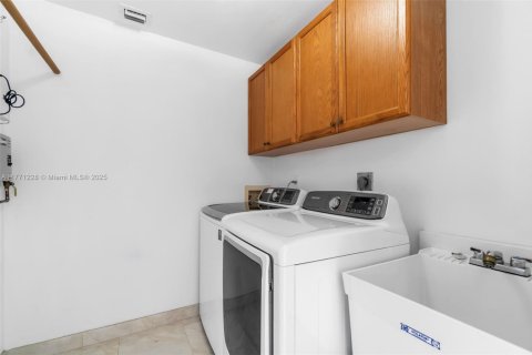 House in Palmetto Bay, Florida 2 bedrooms, 98.1 sq.m. № 1738824 - photo 16