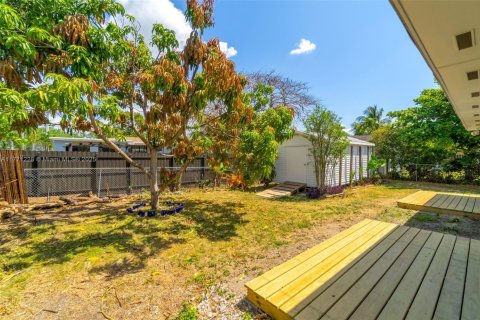 House in Palmetto Bay, Florida 2 bedrooms, 98.1 sq.m. № 1738824 - photo 17