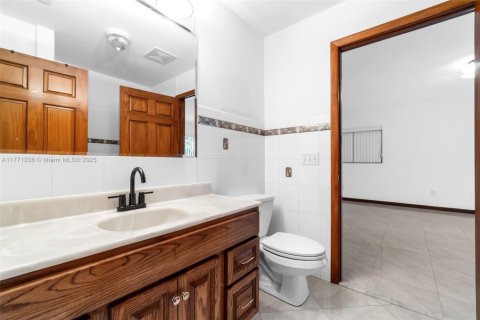 House in Palmetto Bay, Florida 2 bedrooms, 98.1 sq.m. № 1738824 - photo 12