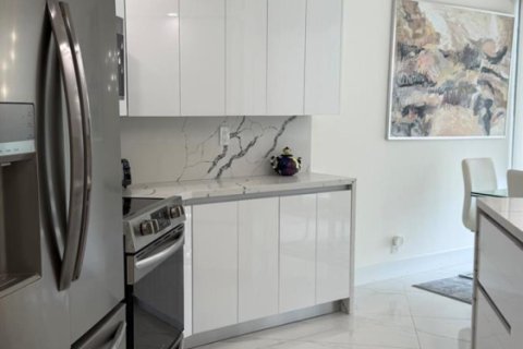 Condo in Sunny Isles Beach, Florida, 3 bedrooms № 2083485 - photo 10