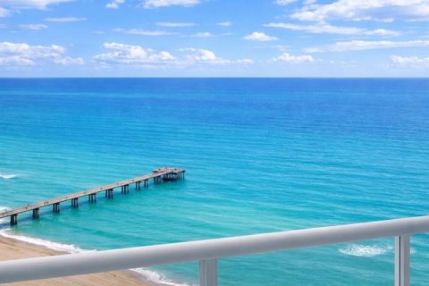 Condo in Sunny Isles Beach, Florida, 3 bedrooms № 2083485 - photo 2