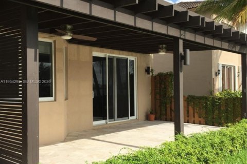 Villa ou maison à vendre à Doral, Floride: 4 chambres, 214.79 m2 № 2010854 - photo 5