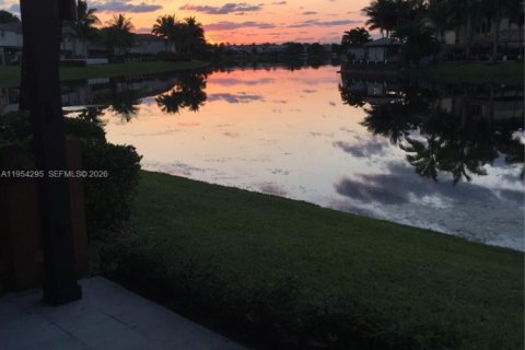 Villa ou maison à vendre à Doral, Floride: 4 chambres, 214.79 m2 № 2010854 - photo 12