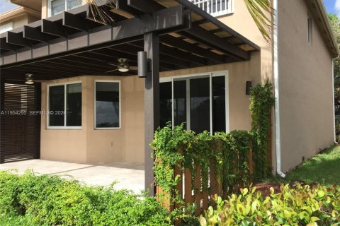 Villa ou maison à vendre à Doral, Floride: 4 chambres, 214.79 m2 № 2010854 - photo 4