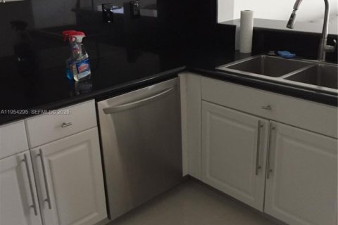 Villa ou maison à vendre à Doral, Floride: 4 chambres, 214.79 m2 № 2010854 - photo 30