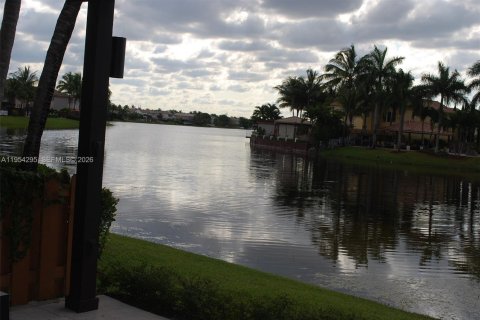 Villa ou maison à vendre à Doral, Floride: 4 chambres, 214.79 m2 № 2010854 - photo 10