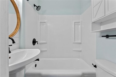 Купить виллу или дом в Кэсселберри, Флорида 8 комнат, 79.99м2, № 2150389 - фото 19
