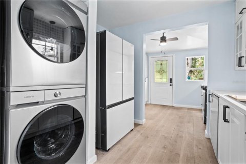 Купить виллу или дом в Кэсселберри, Флорида 8 комнат, 79.99м2, № 2150389 - фото 11