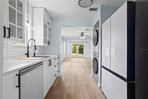 Купить виллу или дом в Кэсселберри, Флорида 8 комнат, 79.99м2, № 2150389 - фото 12