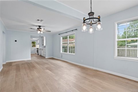 Купить виллу или дом в Кэсселберри, Флорида 8 комнат, 79.99м2, № 2150389 - фото 23