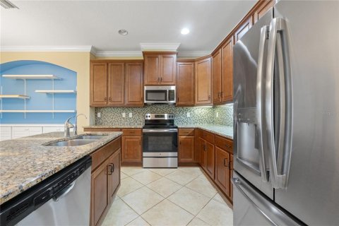 House in Sun City Center, Florida 3 bedrooms, 145.67 sq.m. № 1912832 - photo 13