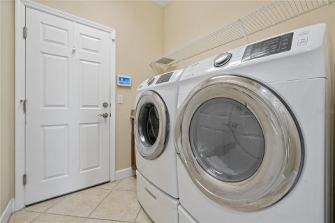 House in Sun City Center, Florida 3 bedrooms, 145.67 sq.m. № 1912832 - photo 23
