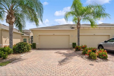 House in Sun City Center, Florida 3 bedrooms, 145.67 sq.m. № 1912832 - photo 1