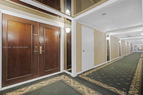 Copropriété à vendre à Bal Harbour, Floride: 2 chambres, 182.74 m2 № 2048923 - photo 26