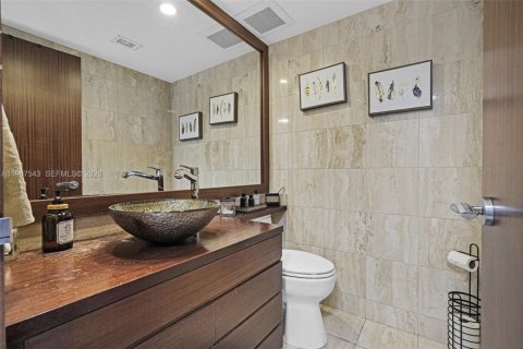 Copropriété à vendre à Bal Harbour, Floride: 2 chambres, 182.74 m2 № 2048923 - photo 25
