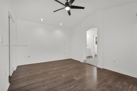 Touwnhouse à vendre à Hollywood, Floride: 3 chambres, 162.39 m2 № 2068613 - photo 2