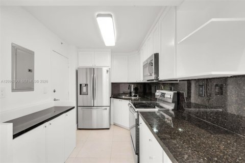 Купить кондоминиум в Майами, Флорида 2 спальни, 102.19м2, № 2390529 - фото 6