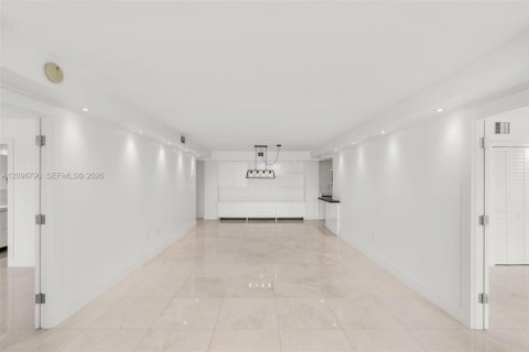 Купить кондоминиум в Майами, Флорида 2 спальни, 102.19м2, № 2390529 - фото 8