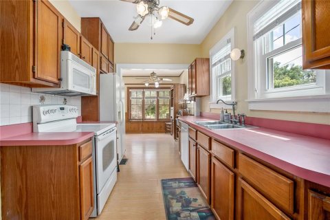 Villa ou maison à vendre à DeLand, Floride: 6 chambres, 258.83 m2 № 1808584 - photo 10