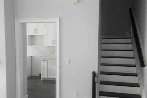 Townhouse in Wesley Chapel, Florida 3 bedrooms, 156.63 sq.m. № 1820579 - photo 8