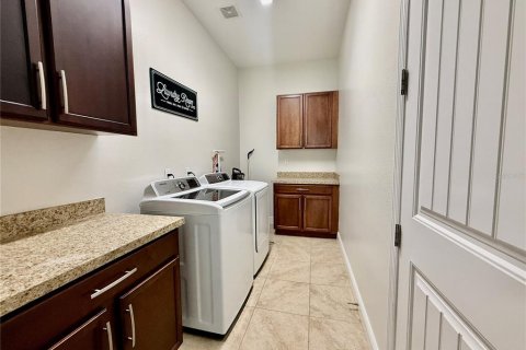 Casa en venta en Groveland, Florida, 3 dormitorios, 235.41 m2 № 2354732 - foto 23