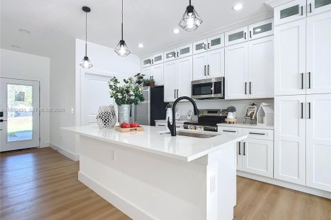 House in Ocala, Florida 4 bedrooms № 2031272 - photo 7