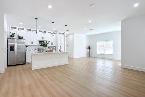 House in Ocala, Florida 4 bedrooms № 2031272 - photo 10