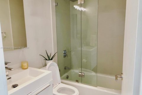 Condo in Miami, Florida, 2 bedrooms  № 1768450 - photo 6