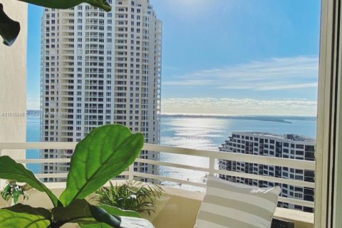 Condo in Miami, Florida, 2 bedrooms  № 1768450 - photo 1