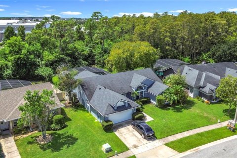 House in Orlando, Florida 4 bedrooms, 200.11 sq.m. № 1913361 - photo 2