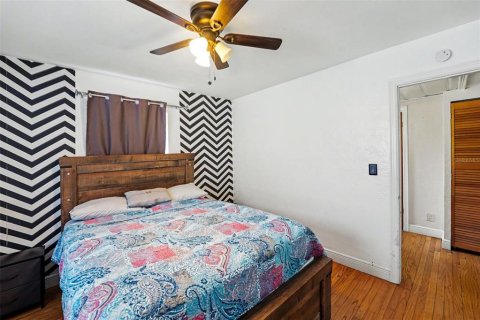 House in Saint Petersburg, Florida 3 bedrooms, 131.18 sq.m. № 2196474 - photo 17