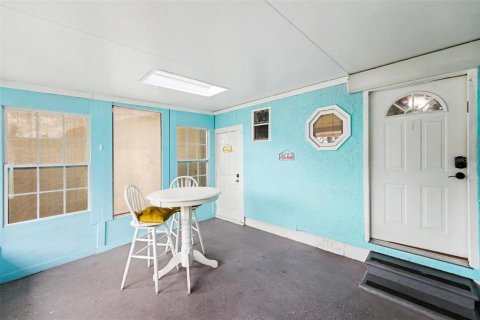 House in Saint Petersburg, Florida 3 bedrooms, 131.18 sq.m. № 2196474 - photo 23