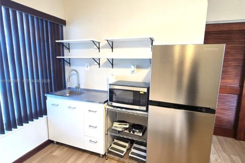 Снять в аренду коммерческую недвижимость в Майами, Флорида 1 спальня, 173.26м2, № 2030502 - фото 4