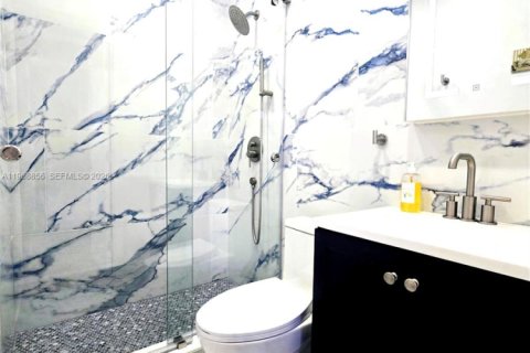 Снять в аренду коммерческую недвижимость в Майами, Флорида 1 спальня, 173.26м2, № 2030502 - фото 6