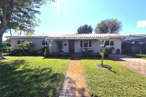 Коммерческая недвижимость в Майами, Флорида 1 спальня, 173.26м2 № 2030502