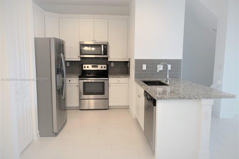 Touwnhouse à louer à Pembroke Pines, Floride: 4 chambres, 178.28 m2 № 1794413 - photo 16