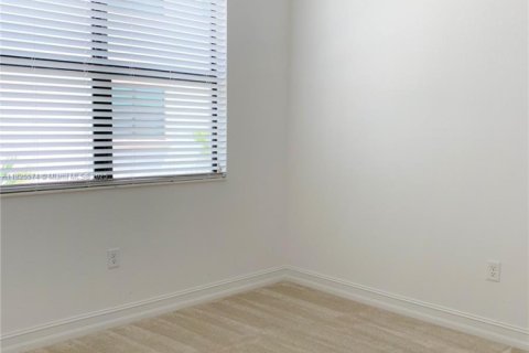 Touwnhouse à louer à Pembroke Pines, Floride: 4 chambres, 178.28 m2 № 1794413 - photo 24