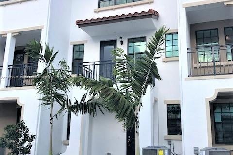 Touwnhouse à louer à Pembroke Pines, Floride: 4 chambres, 178.28 m2 № 1794413 - photo 6
