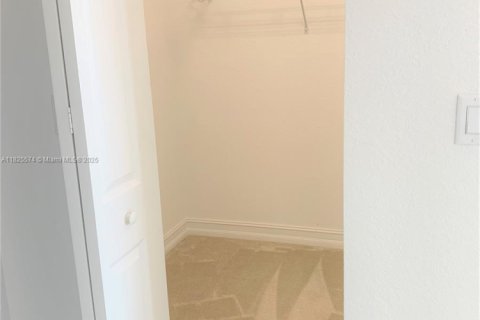 Touwnhouse à louer à Pembroke Pines, Floride: 4 chambres, 178.28 m2 № 1794413 - photo 30