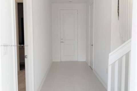 Touwnhouse à louer à Pembroke Pines, Floride: 4 chambres, 178.28 m2 № 1794413 - photo 7