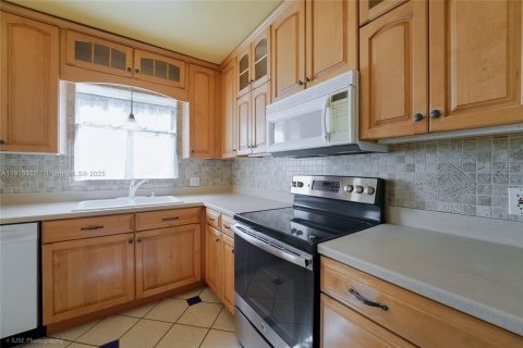 Купить виллу или дом в Майами, Флорида 2 спальни, 119.38м2, № 1972546 - фото 5